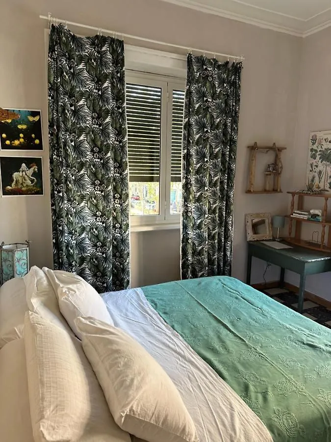Homestay Room Bridge Rome Italy